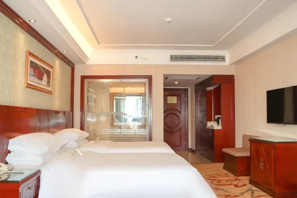 Vienna Hotel (Guilin North High-speed Railway Station Chengbei) 6/17