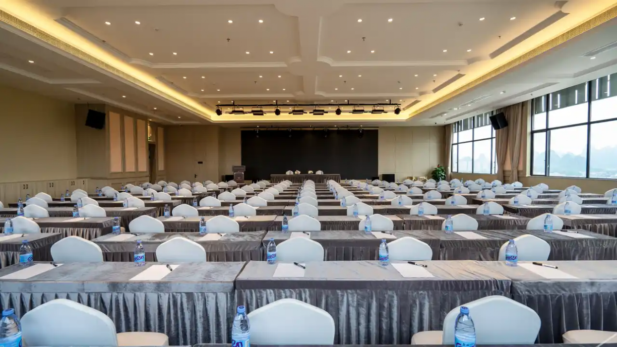 Vienna International Hotel(Binjiang road Road Branch Lipu city) 10/10