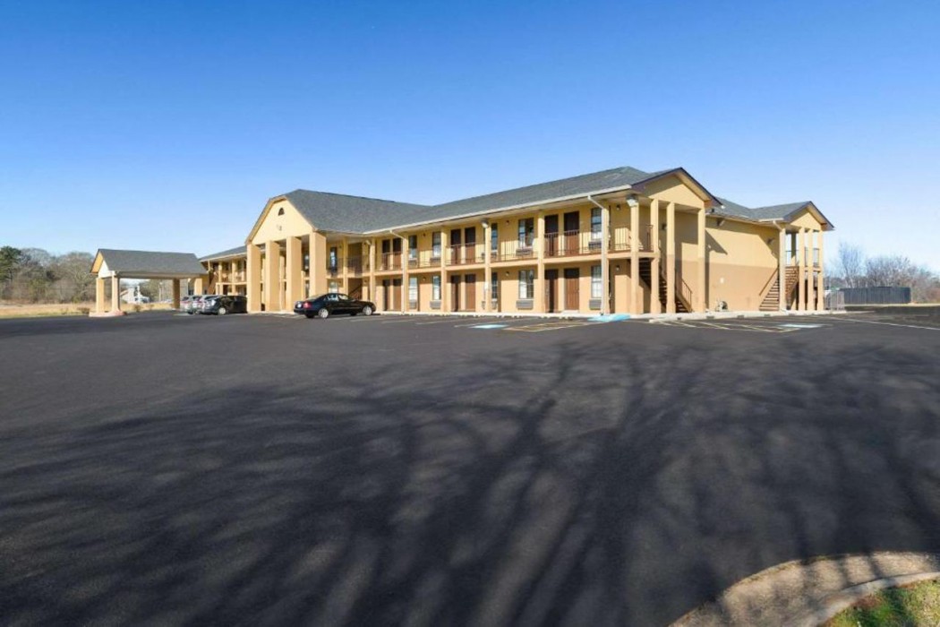 Quality Inn Monroe, GA image