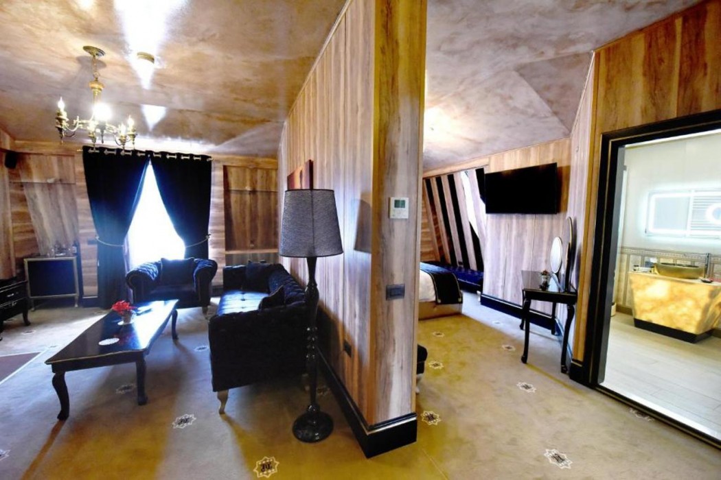 Hymeti's Palace 19/95