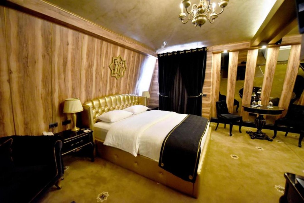 Hymeti's Palace 20/95