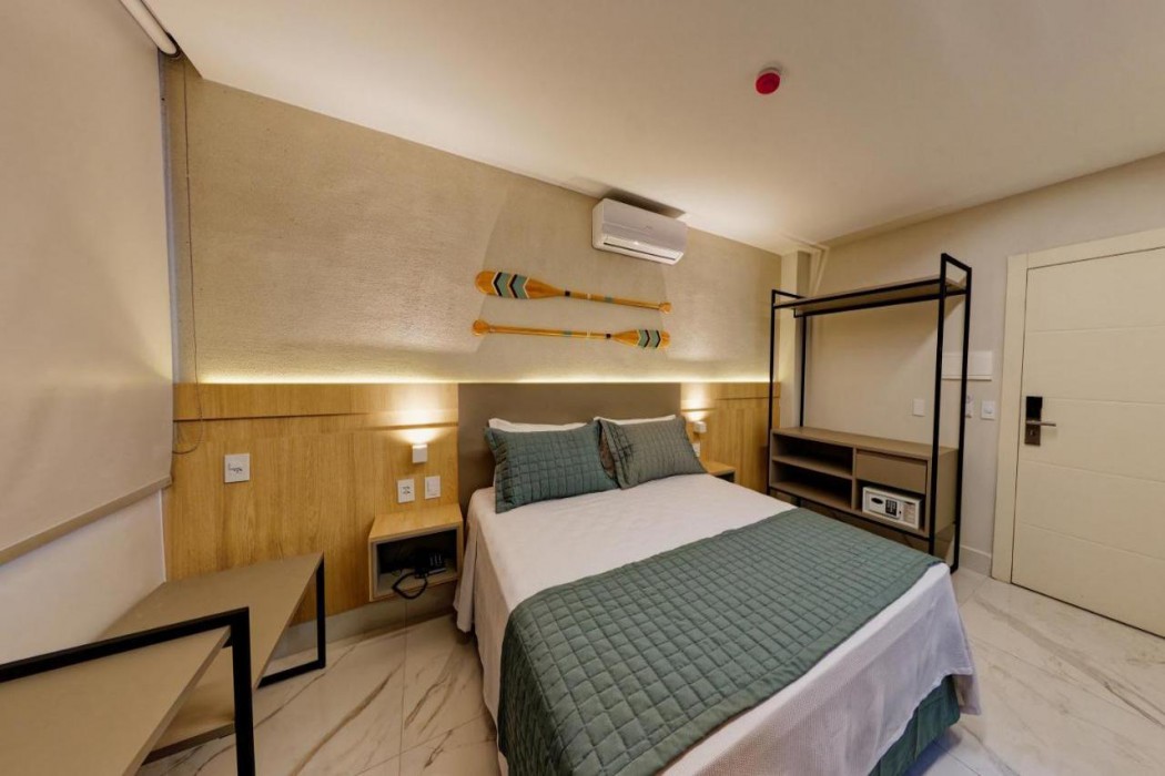 Gaeta Hotel 9/37