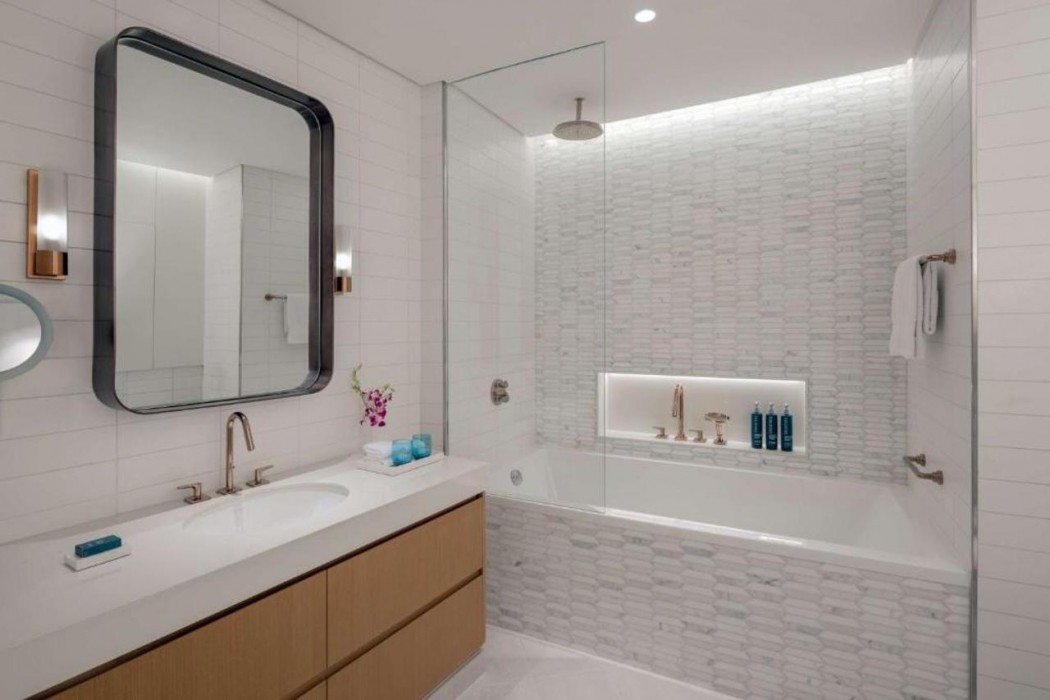 Hilton Dubai Creek Hotel & Residences 8/32