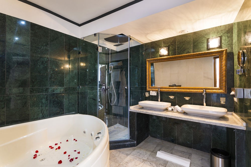 Le Sillage Palace sky & Spa 22/87