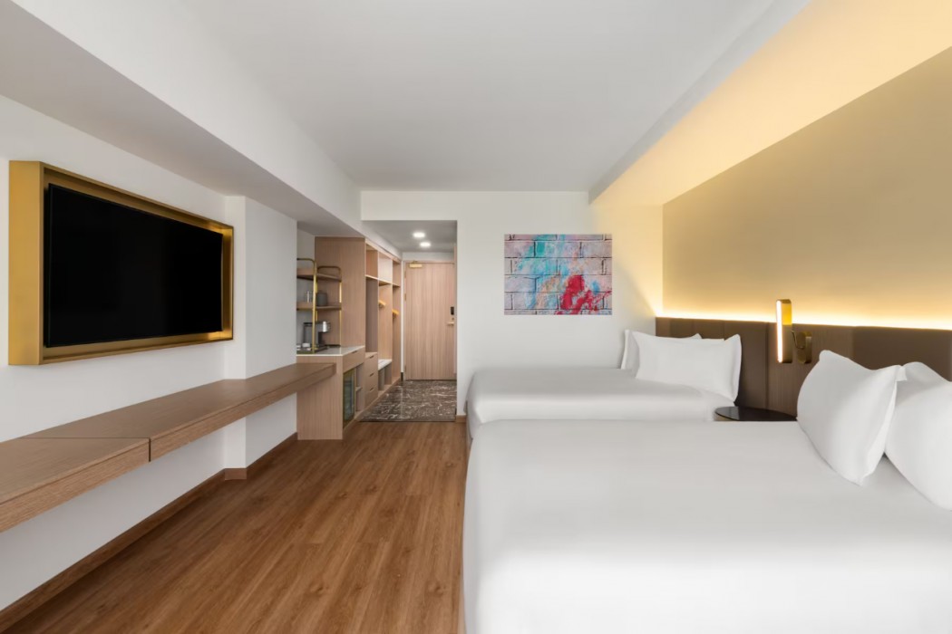 Dolce by Wyndham Hollywood 13/74