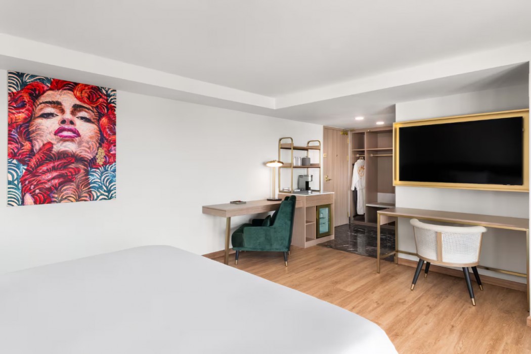 Dolce by Wyndham Hollywood 16/74