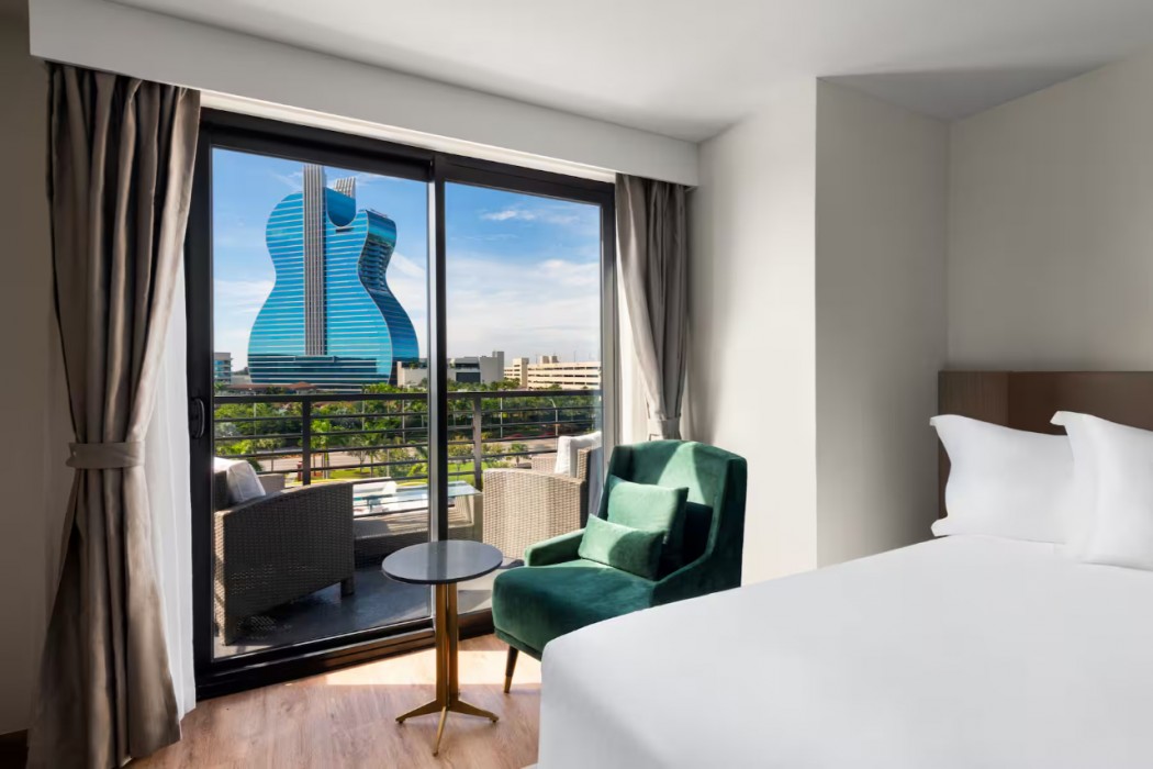 Dolce by Wyndham Hollywood 15/74