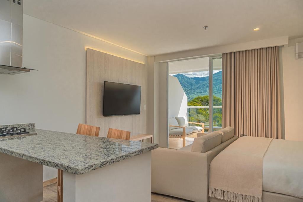 Wyndham Santa Marta Aluna Beach 12/75