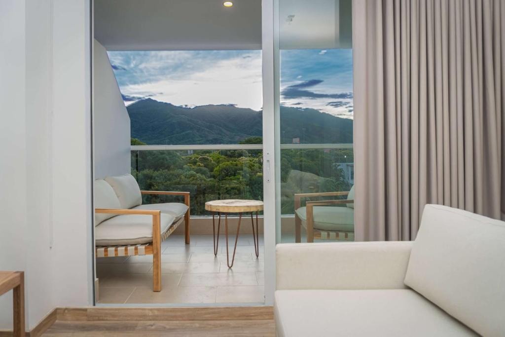 Wyndham Santa Marta Aluna Beach 18/75