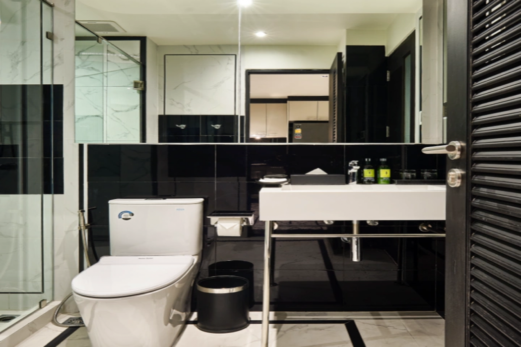 Floral Court Hotel and Residence 13/58