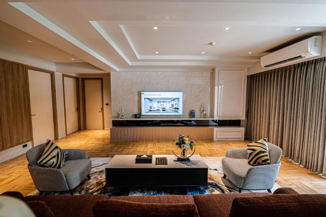 Floral Court Hotel and Residence 24/58