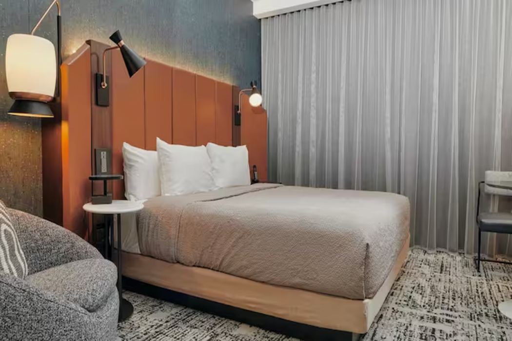 Tempo by Hilton Louisville Downtown NuLu 10/32