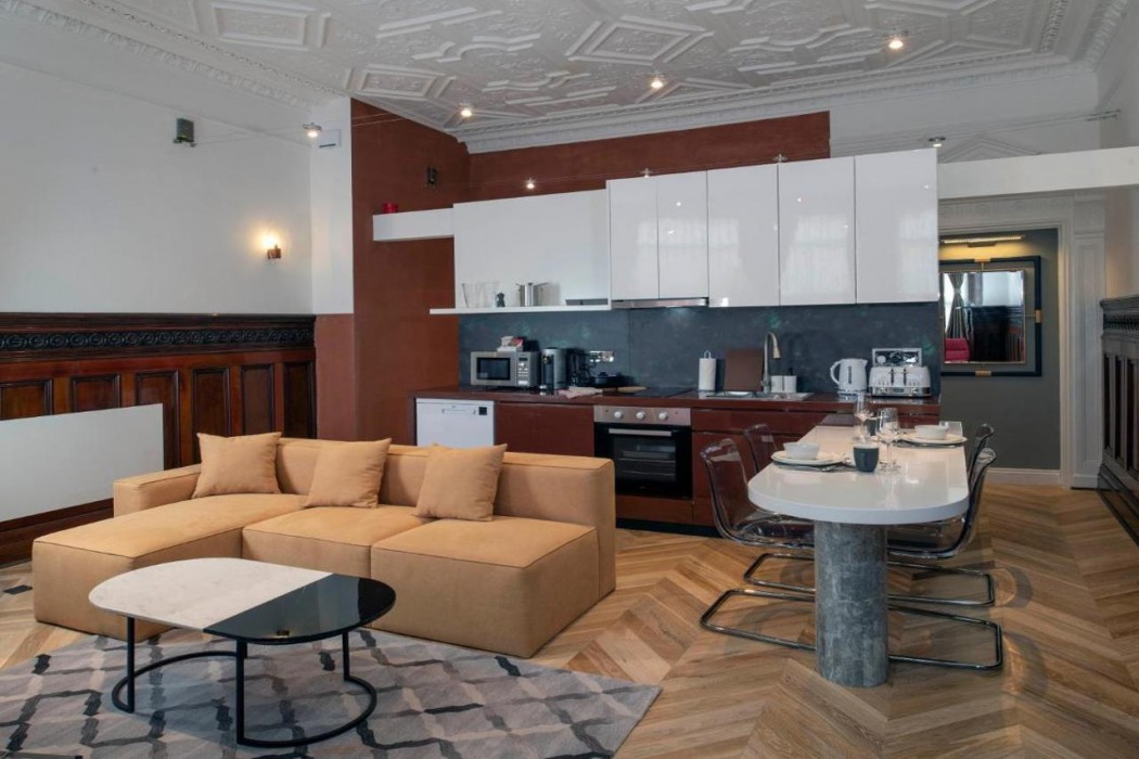 Trueman Court Luxury Serviced Apartments 17/55