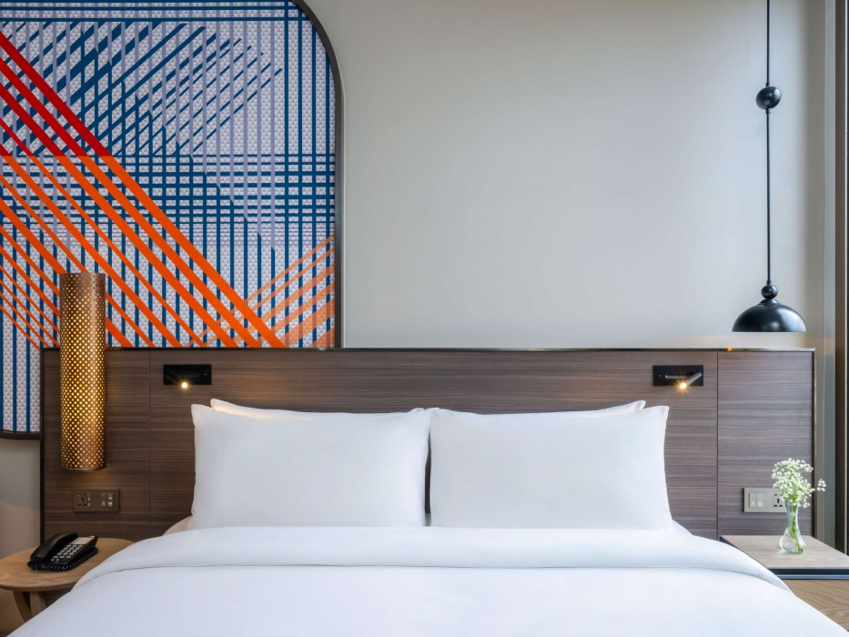 Mercure Bangkok Surawong 14/64