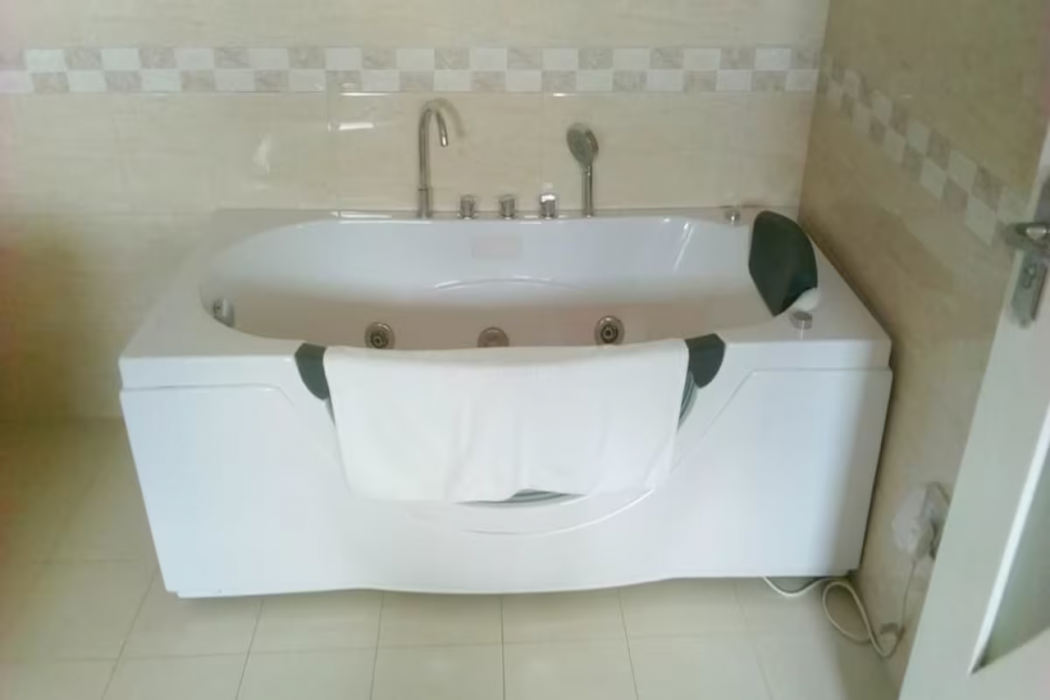 Courtyard International Hotel 13/40