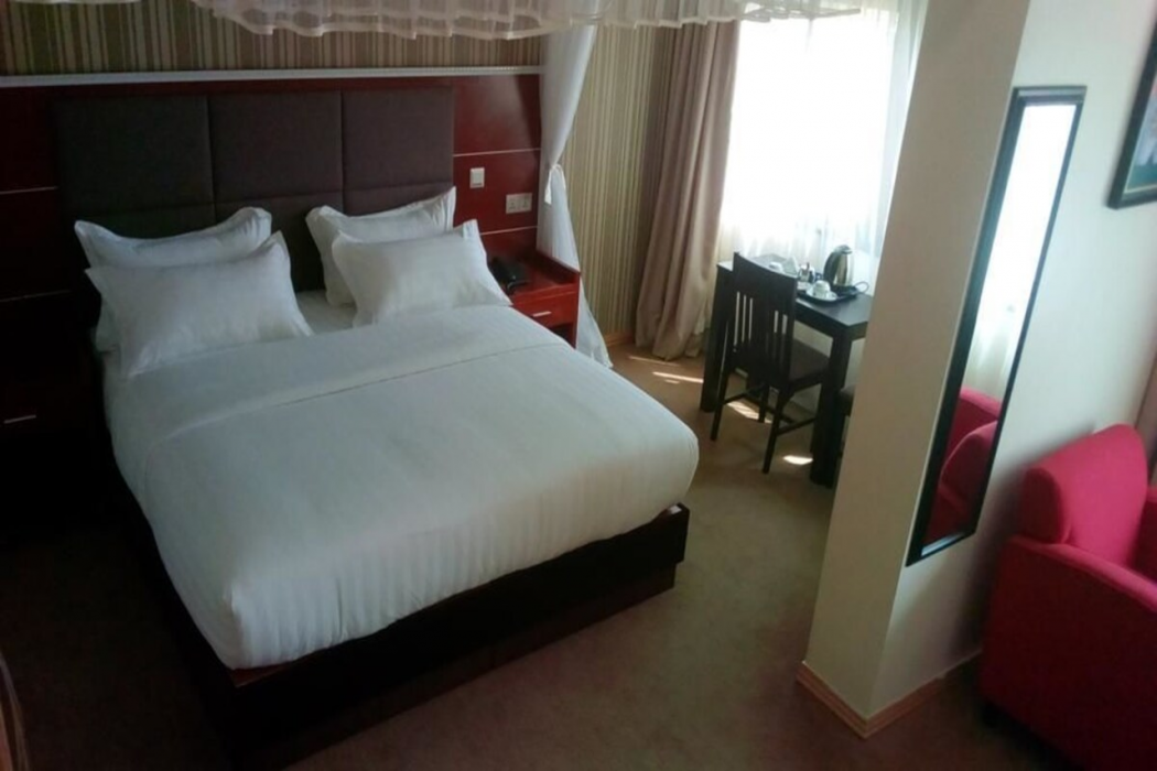 Courtyard International Hotel 12/40