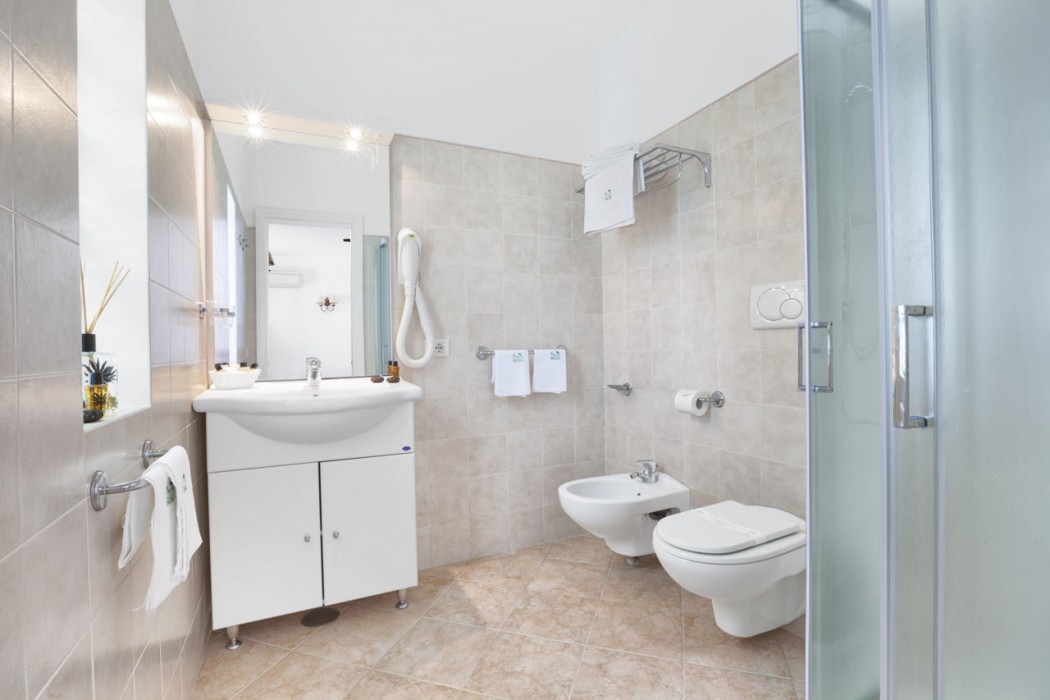 Relais 2 Pini Capri 16/38