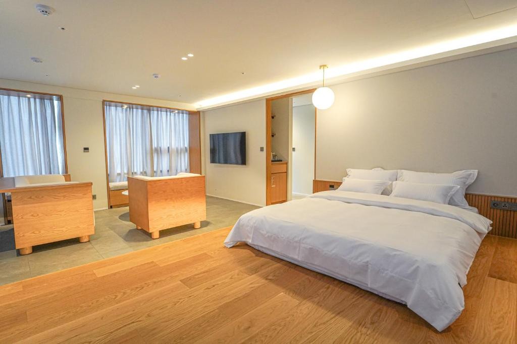 Hotel Ground 27 10/68