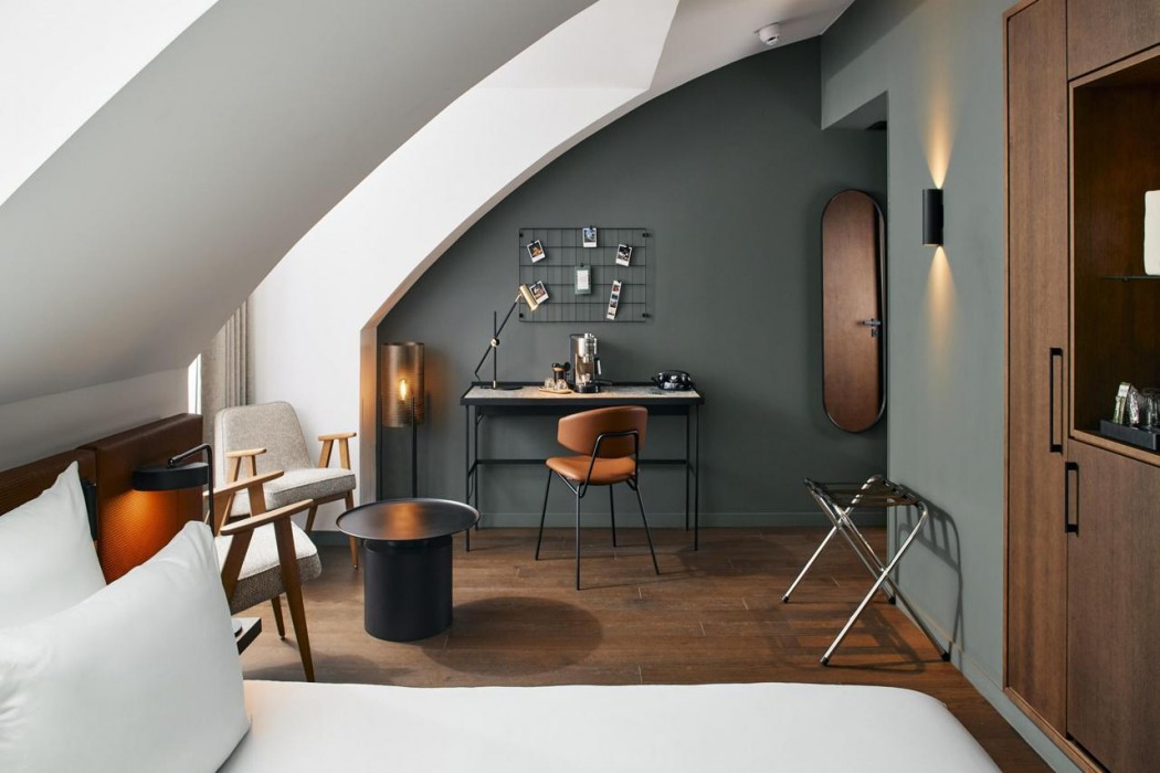Room at Le Bellune Bar Hotel and Spa Paris, PARIS