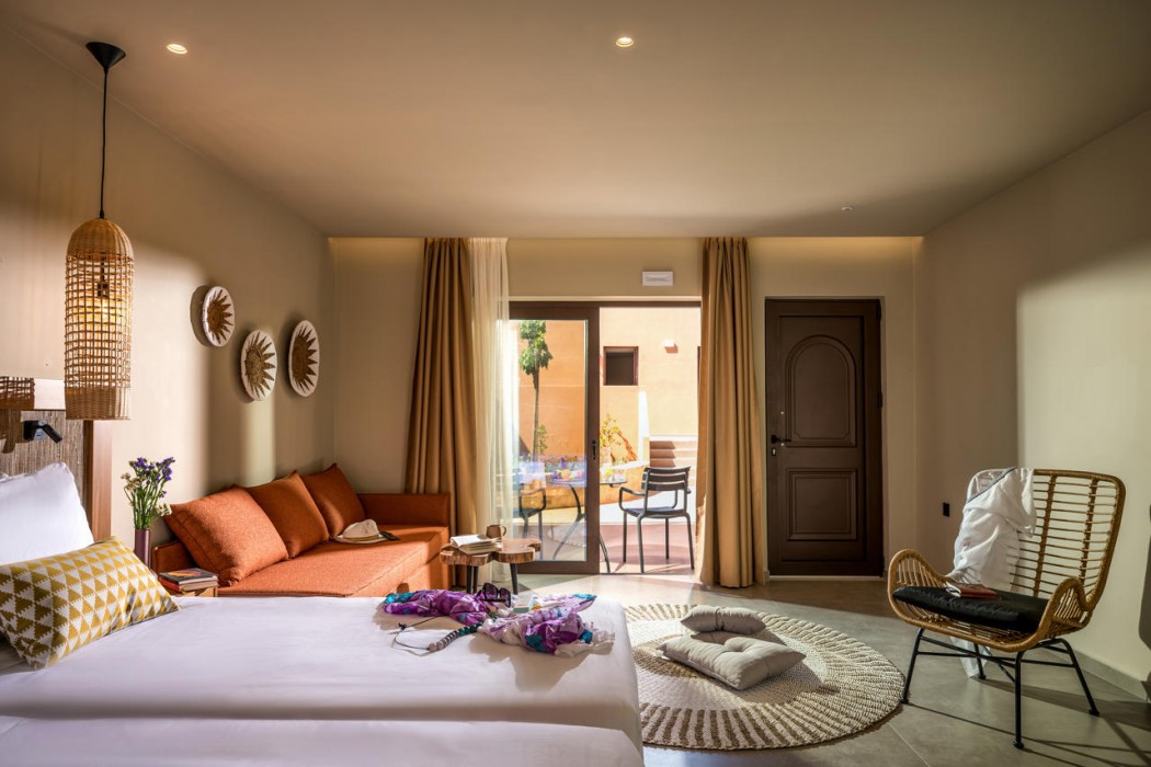Pyria Hotel 30/80