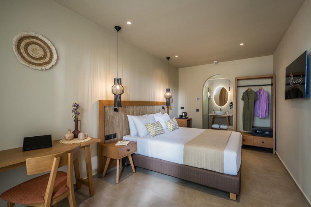 Pyria Hotel 16/80