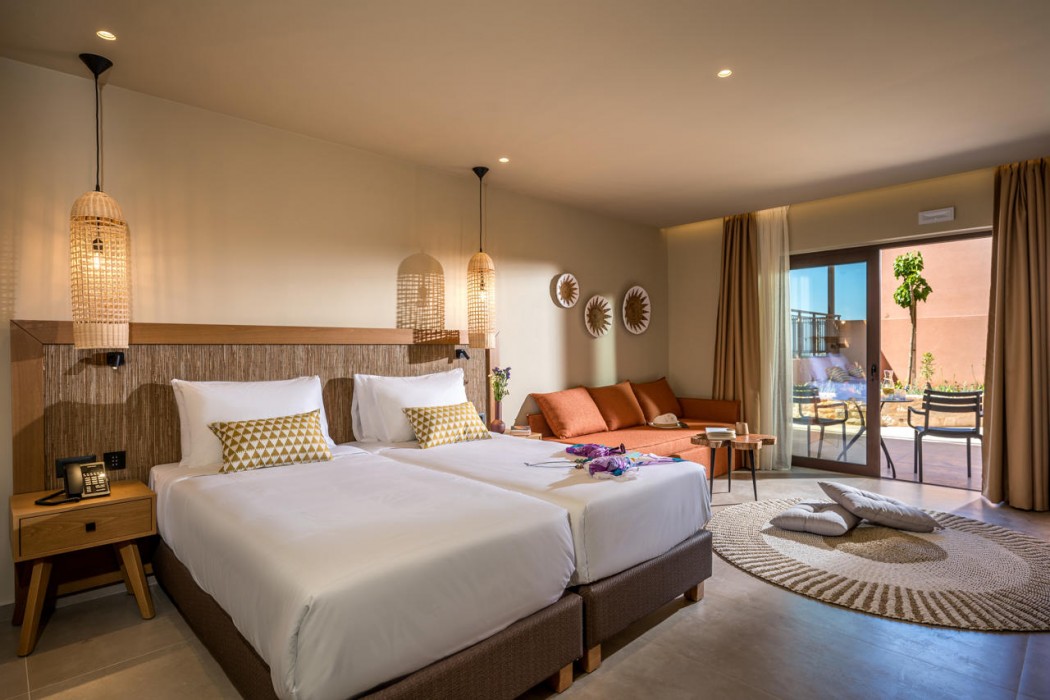 Pyria Hotel 28/80