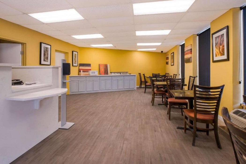 Econo Lodge Gretna - New Orleans 4/22