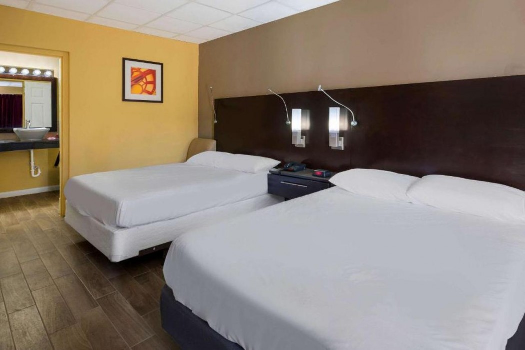 Econo Lodge Gretna - New Orleans 10/22