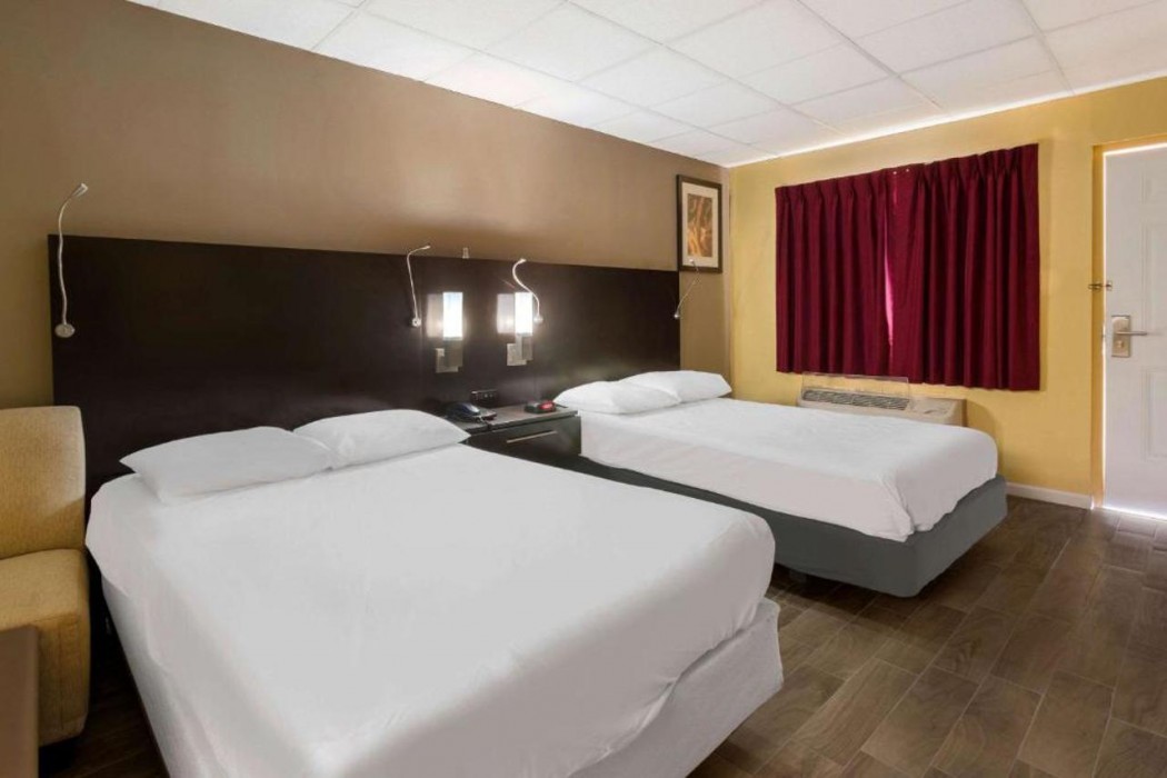 Econo Lodge Gretna - New Orleans 7/22
