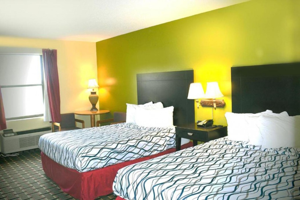 Days Inn by Wyndham Park City Kansas 6/28