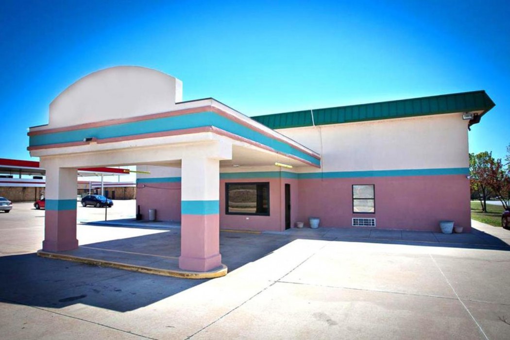 Days Inn by Wyndham Park City Kansas 2/28
