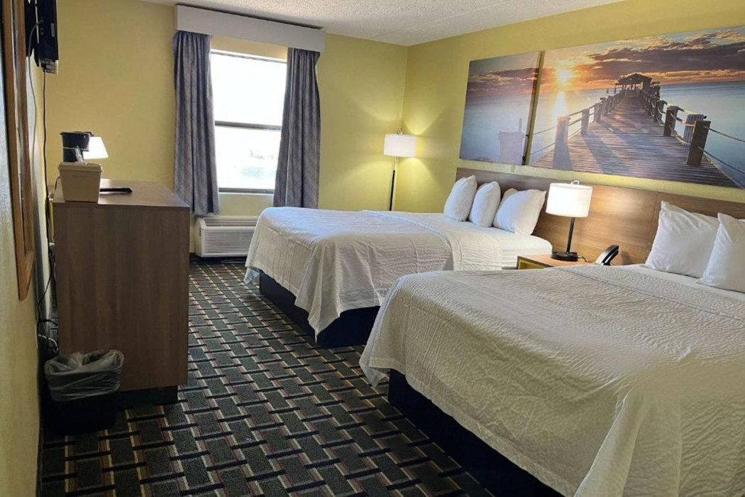 Days Inn by Wyndham Park City Kansas 7/28
