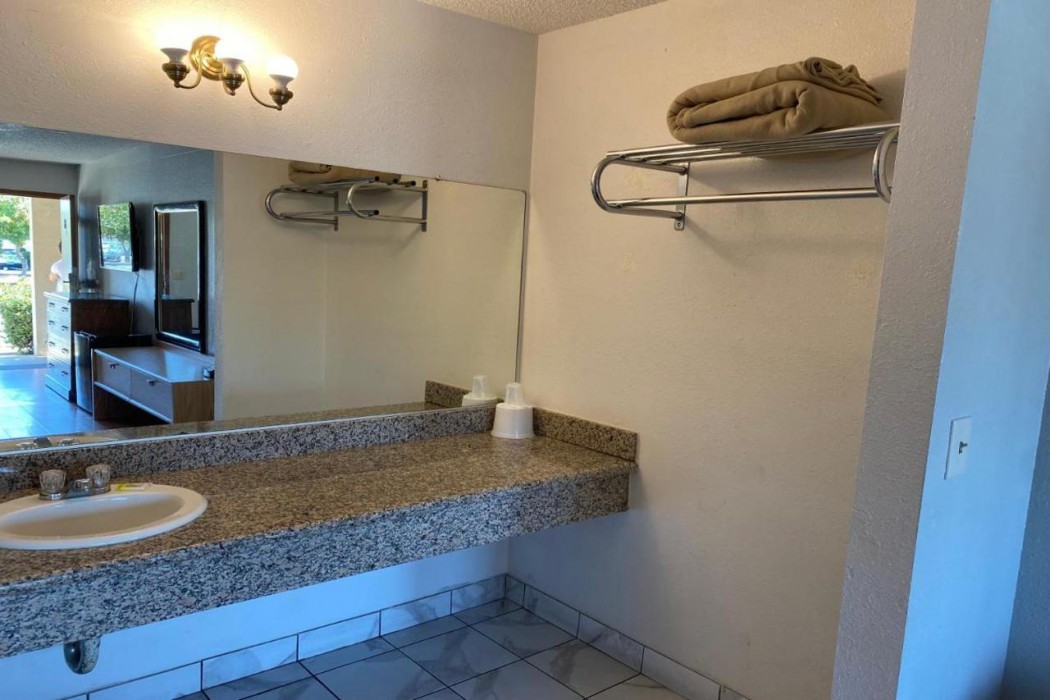 Casa Blanca Hotel & Suites Azusa 12/37