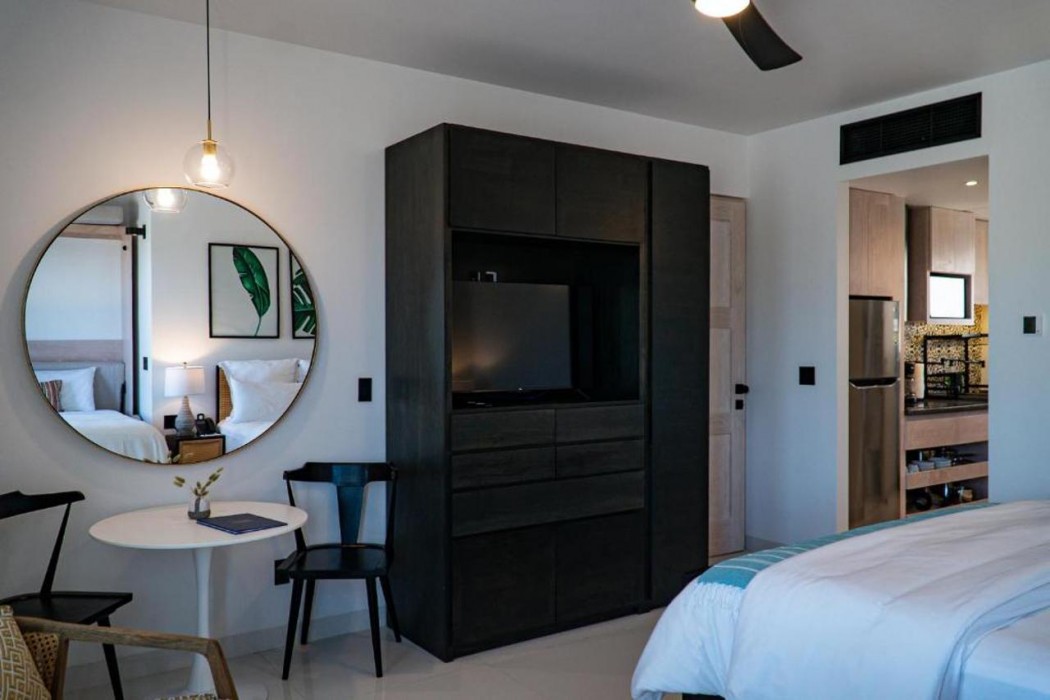 Flamboyan Hotel and Residences 15/60