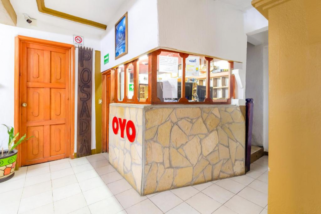 Lobby at OYO Hotel La Luna, Templo de Santo Domingo de Guzman, SAN CRISTOBAL DE LAS CASAS