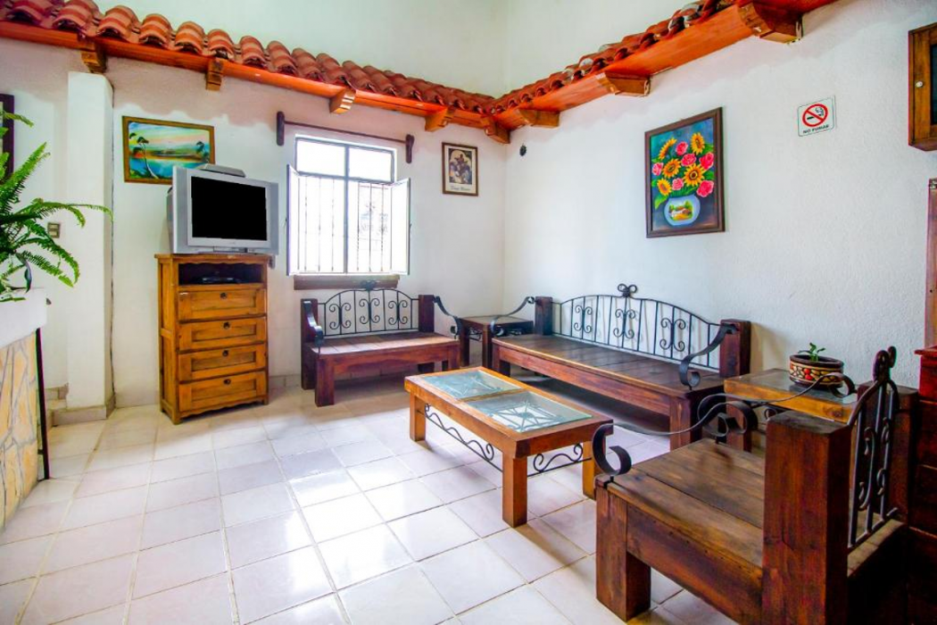 Lobby at OYO Hotel Las Nubes,Mercado de Dulces y Artesanias Ambar, SAN CRISTOBAL DE LAS CASAS