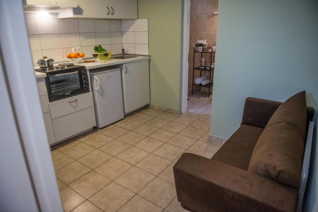 ILIANA VILLAS 8/10