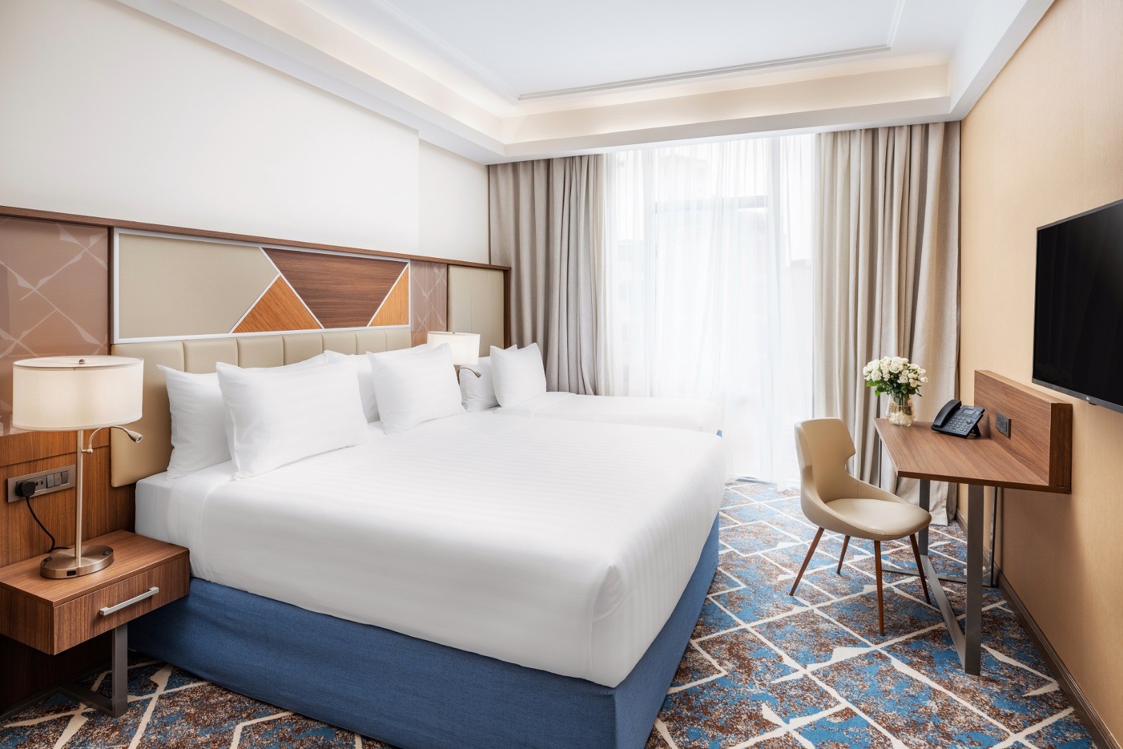 فندق ثري بيرلز مصلي