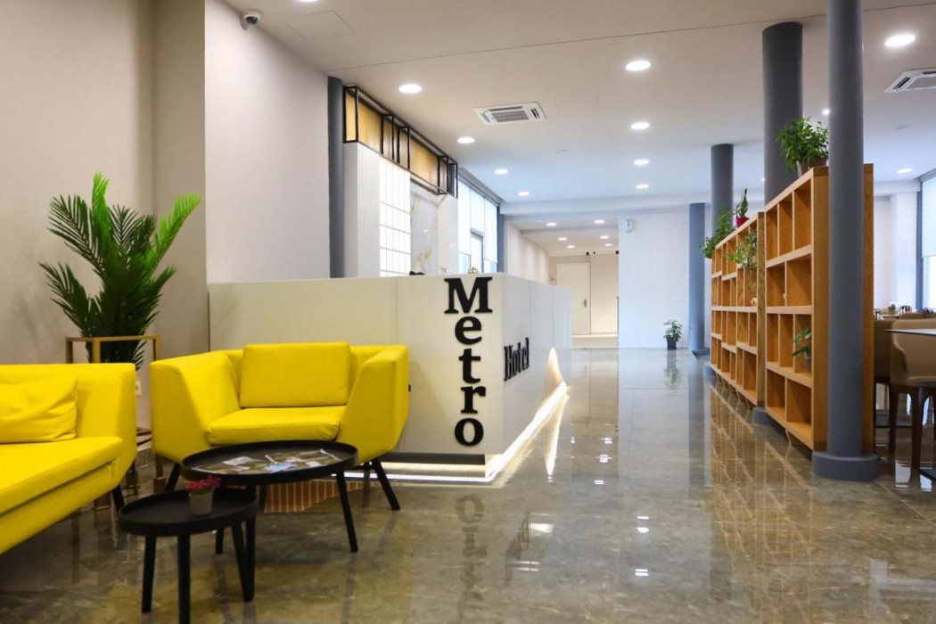 Lobby at Metro Hotel Terminal, Farke