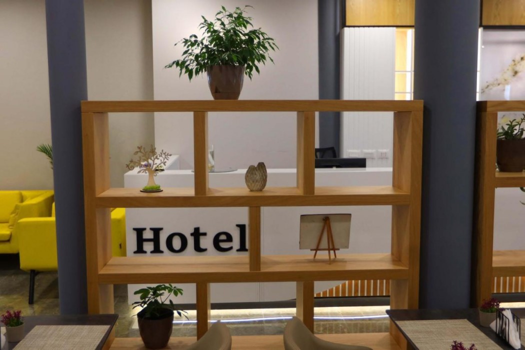 Metro Hotel Terminal 27/62