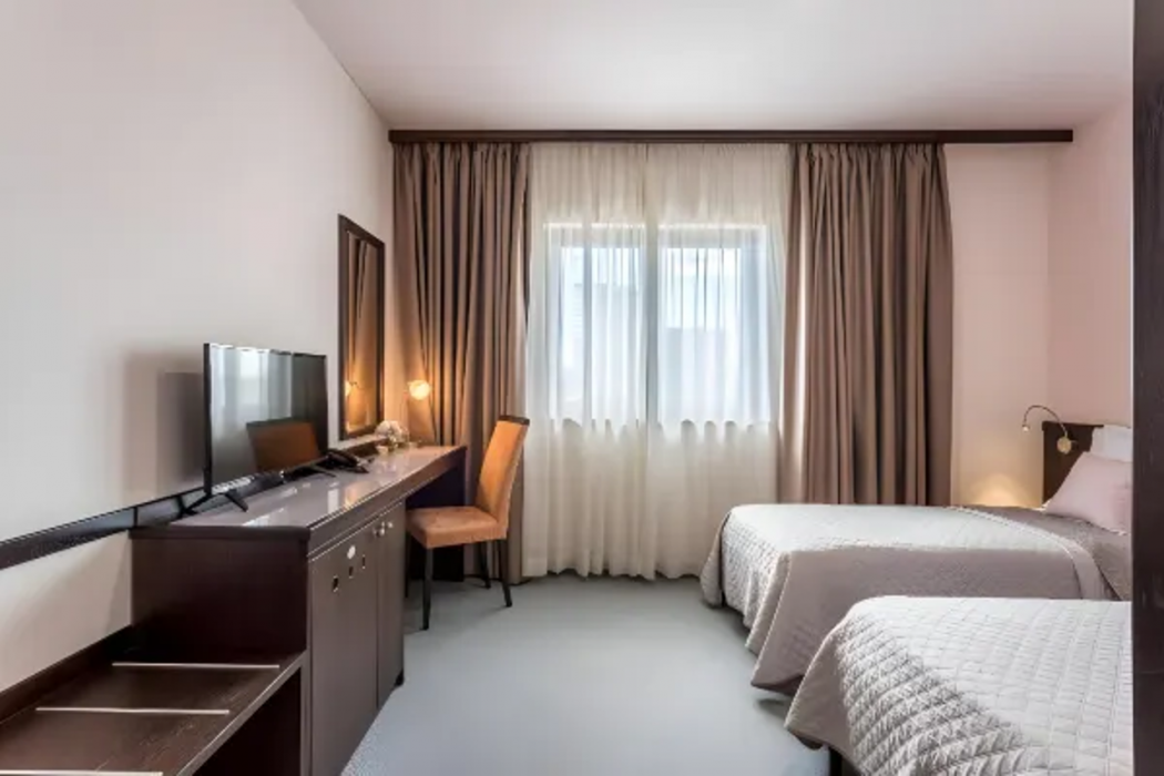 As Hotel 37/57