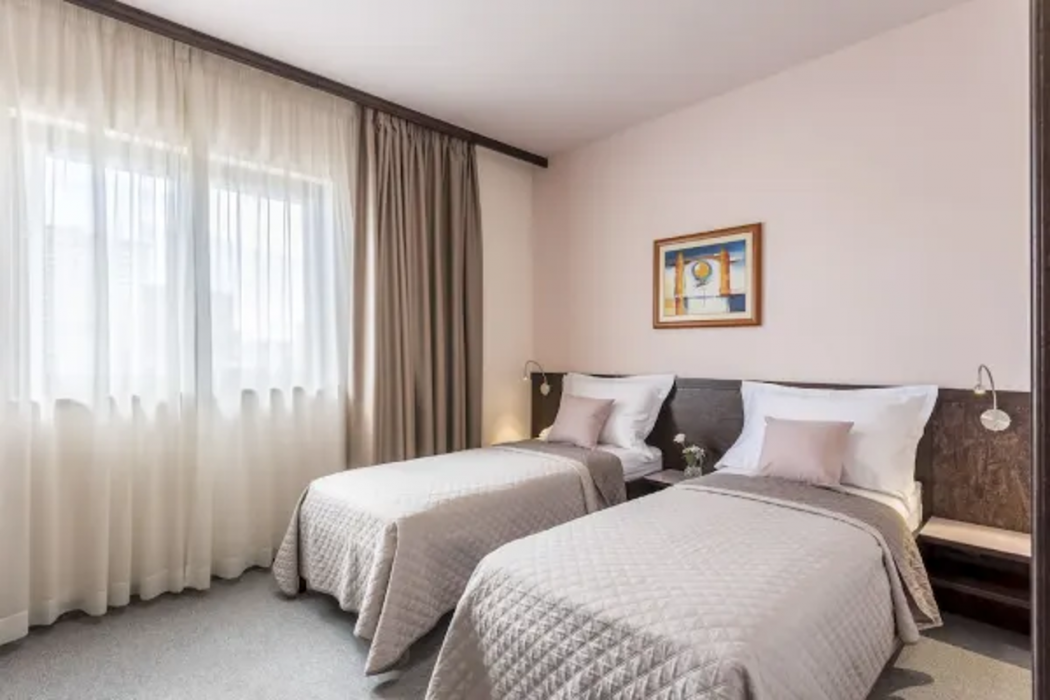 As Hotel 24/57