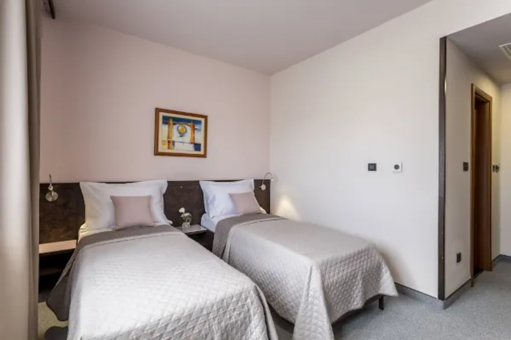 As Hotel 30/57
