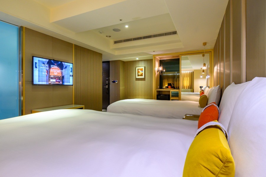 Twin Double Room with Bathtub
