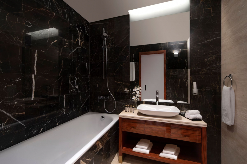 The Bentley Luxury Hotel and Suites Doha 14/60