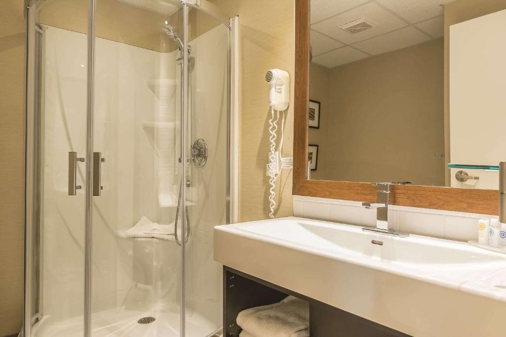 Comfort Inn St. Georges de Beauce QC 7/26
