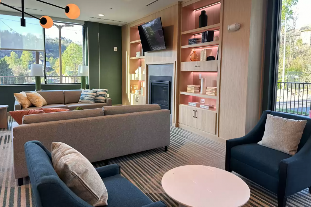 Comfort Suites Gatlinburg Downtown-Convention Center 11/60