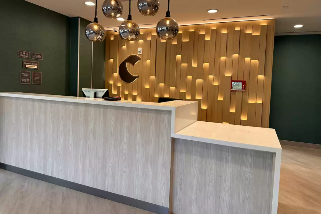 Comfort Suites Gatlinburg Downtown-Convention Center 9/60