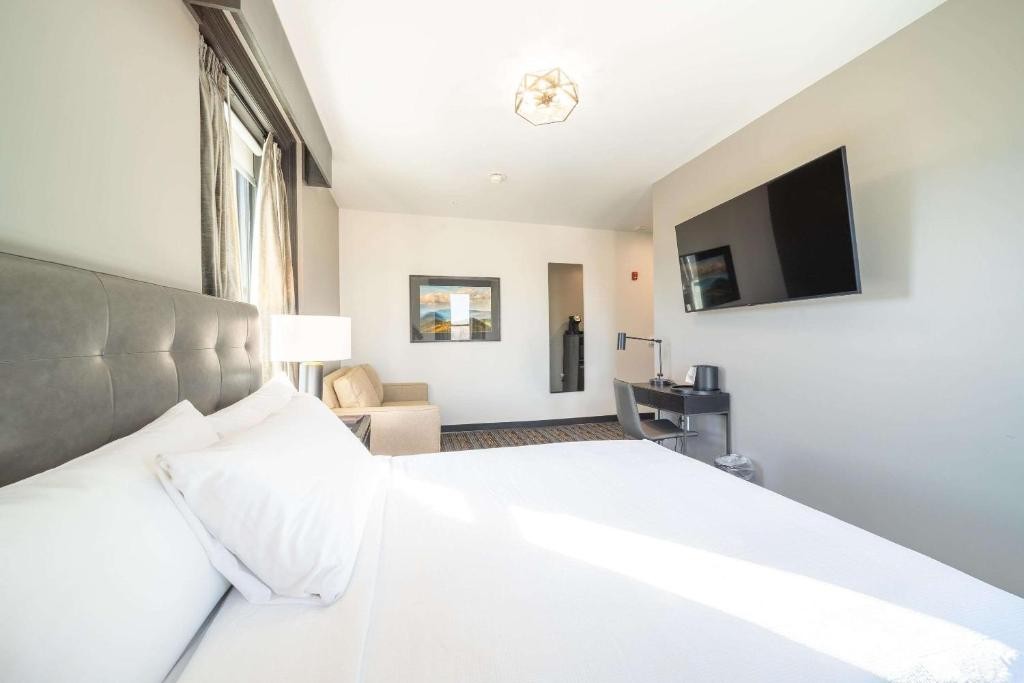 Tygart Hotel, Ascend Hotel Collection Elkins WV 24/66