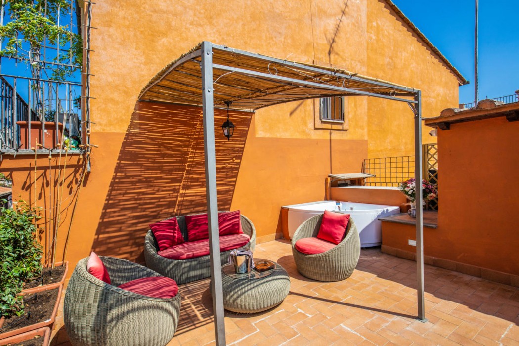 Maison D'Art Apartments 13/15